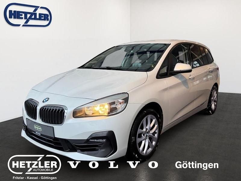 Weiß Gebraucht 2018 BMW 220 Gran Tourer Advantage Van / Kleinbus | 12.900 € (Guter Preis) - Bild 1/4