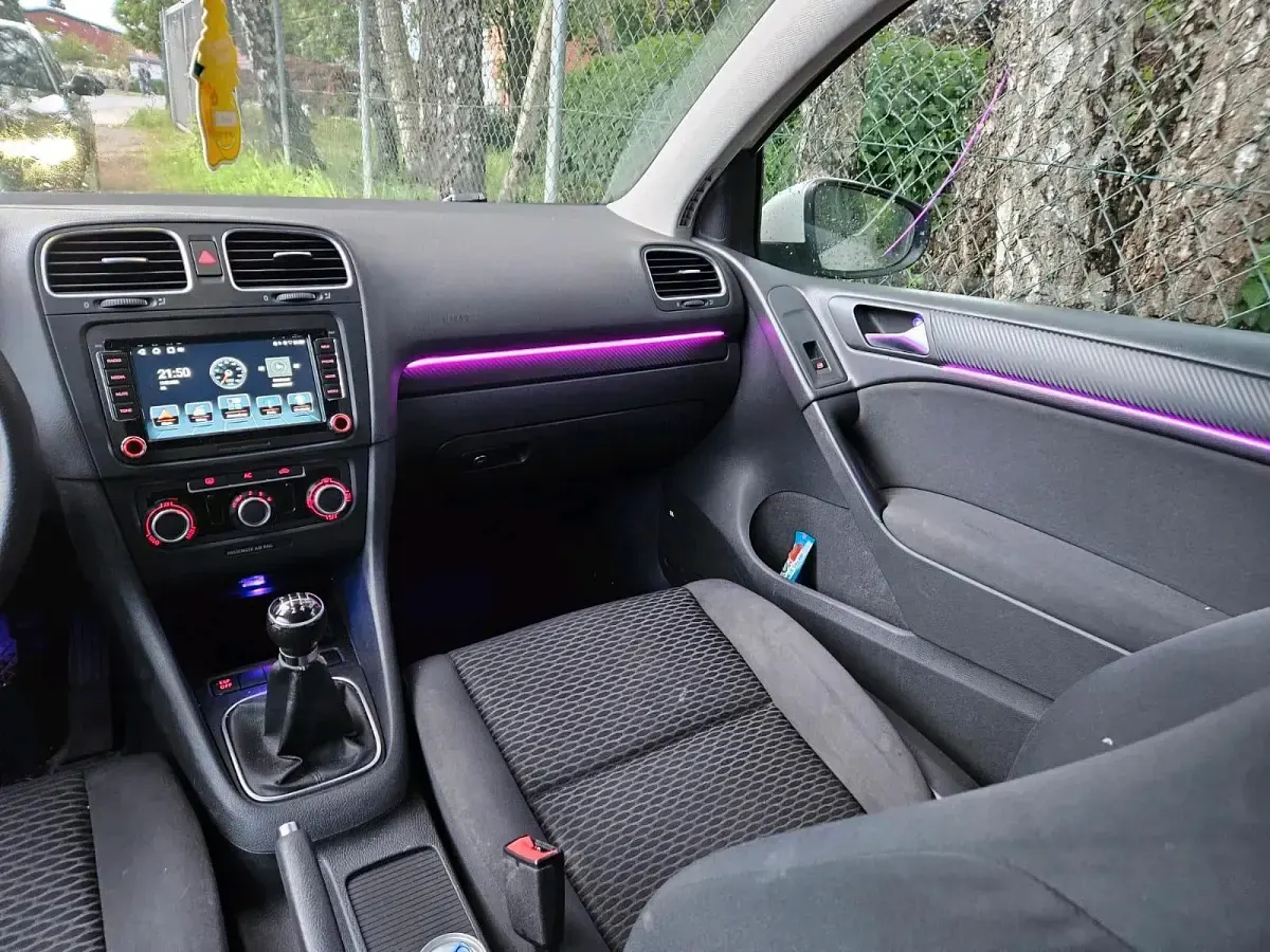 Używany VW Golf 105 KM (77 kW) 2010 Biały Coupe