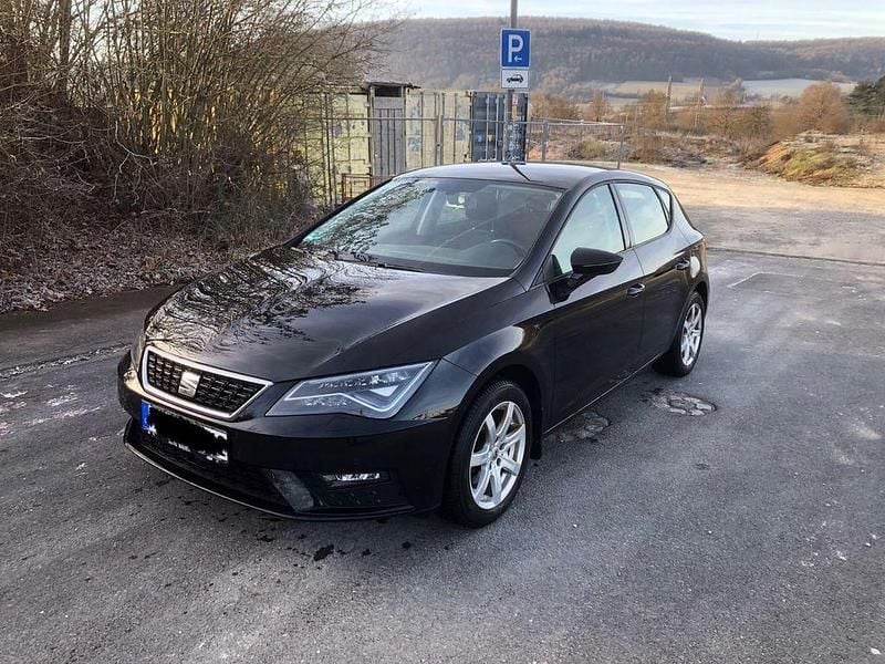 Schwarz Gebraucht 2018 Seat Leon Style Limousine | 8.850 € (Superpreis) - Bild 1/4
