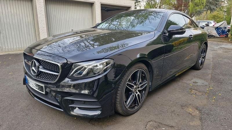 Schwarz Gebraucht 2020 Mercedes E300 Business Coupé | 39.900 € (Etwas zu teuer) - Bild 1/4