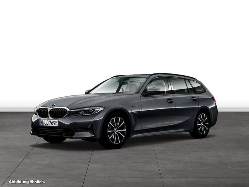Grau Gebraucht 2022 BMW 330e Kombi | 40.250 € (Teuer) - Bild 1/4