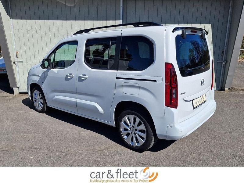 Occasion Opel Combo Life Ultimate 131 ch (96 kW) 2022 Blanc Monospace