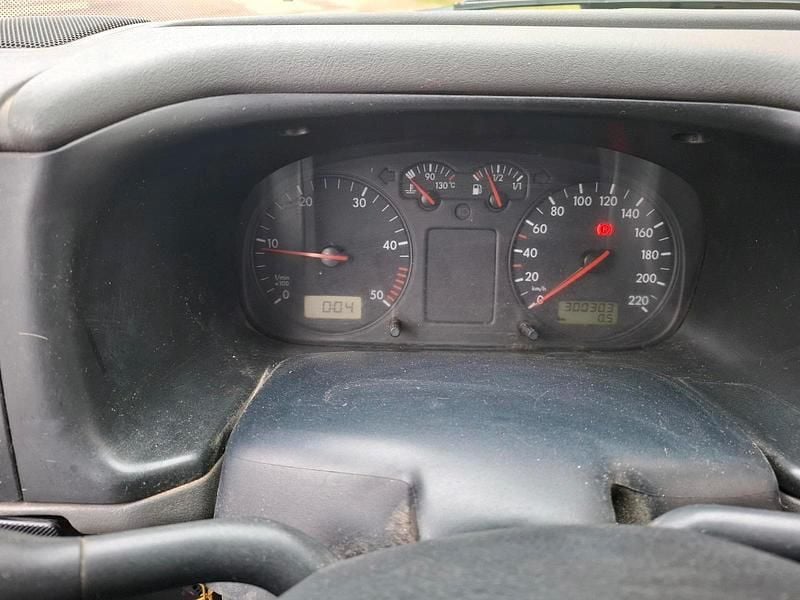 Second-hand VW Transporter 68 CP (50 kW) 2000 Alb Van