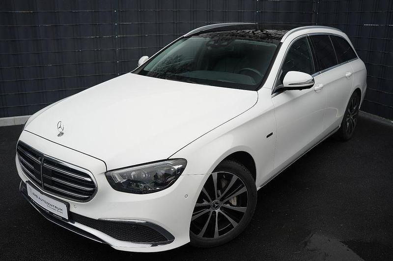 Gebraucht Mercedes E300 Exclusive 306 PS (225 kW) 2021 Weiß Limousine