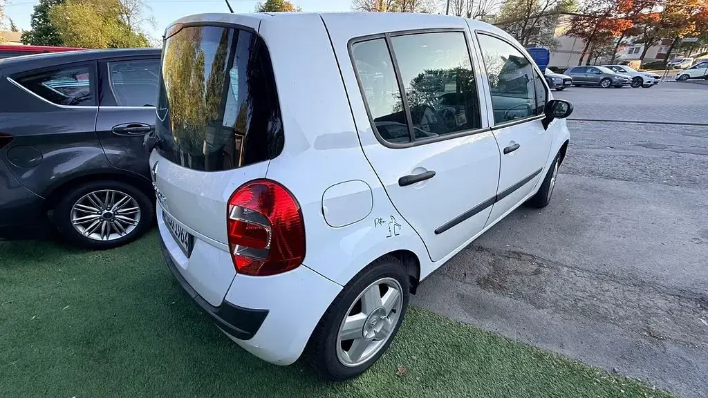 Używany Renault Modus Avantage 75 KM (55 kW) 2008 Biały Minivan