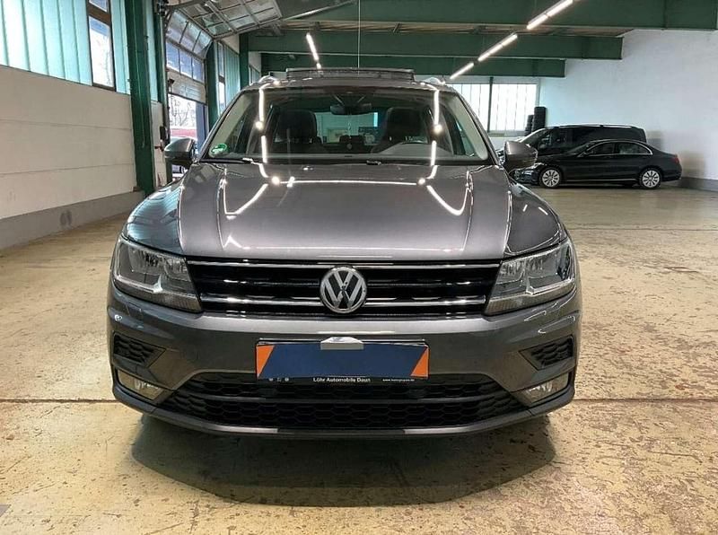 Gebraucht VW Tiguan 150 PS (110 kW) 2020 Grau SUV