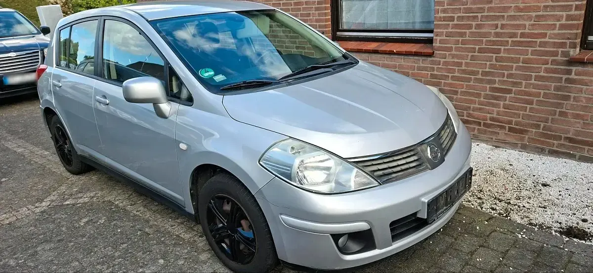 Gebraucht Nissan Tiida 110 PS (80 kW) 2008 Silber Kleinwagen