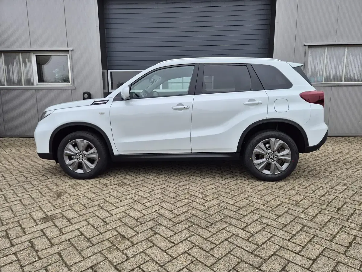 Neu Suzuki Vitara Comfort 110 PS (80 kW) 2026 Cool white pearl metallic SUV