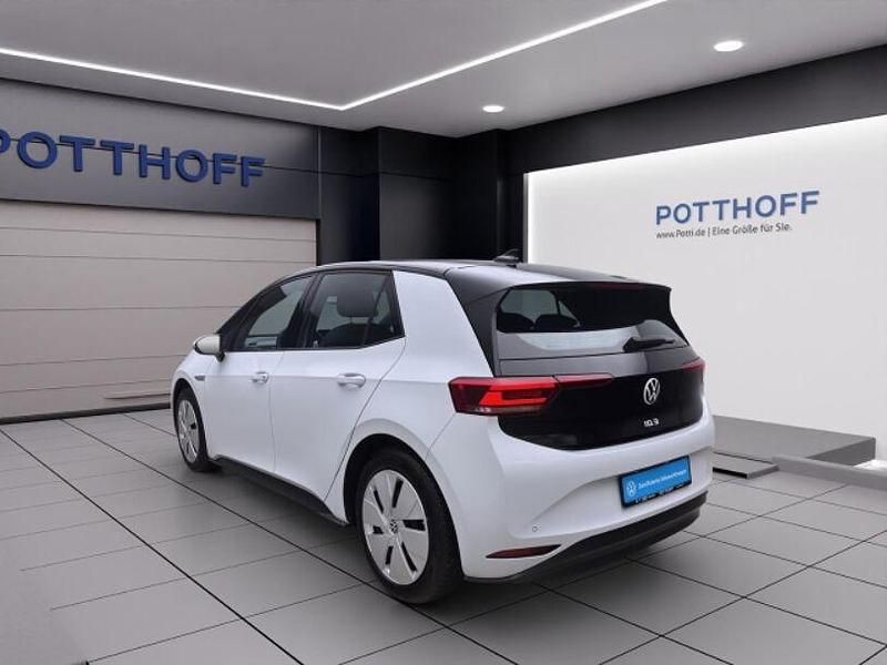 Gebraucht VW ID.3 Pure 110 kW (150 PS) 2021 Weiss Kleinwagen