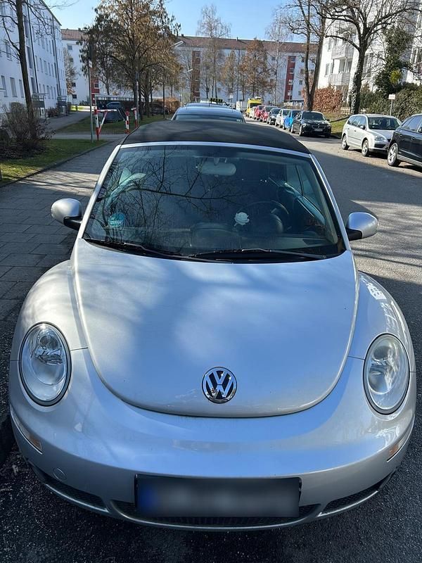 Gebraucht VW New Beetle 75 PS (55 kW) 2010 Silber Kleinwagen