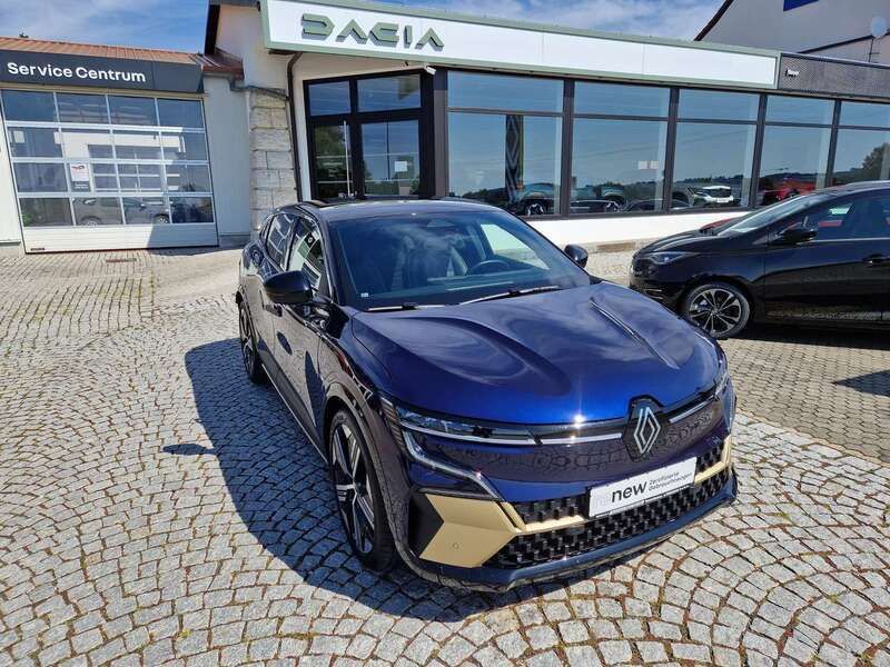Nachtblau, dach schwarz Gebraucht 2023 Renault Mégane Iconic Kleinwagen | 29.850 € - Bild 1/4