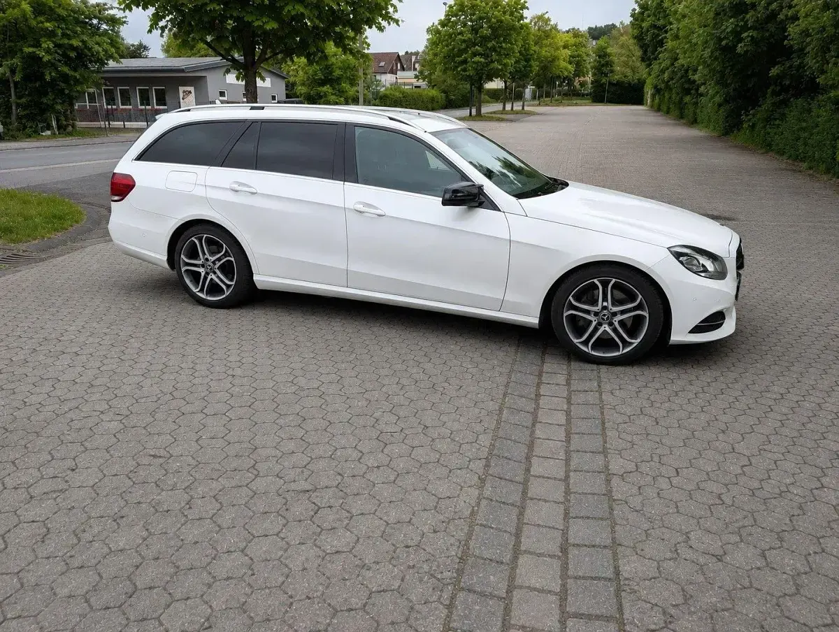 Gebraucht Mercedes E200 Avantgarde 184 PS (135 kW) 2013 Weiß Kombi