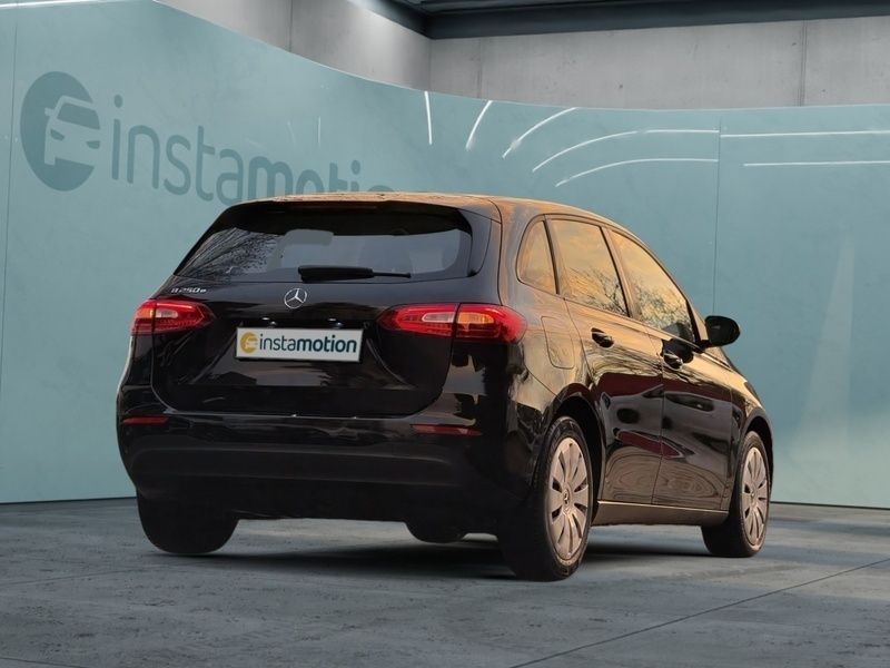 Gebraucht Mercedes B250e 160 PS (117 kW) 2022 Schwarz Van / Kleinbus