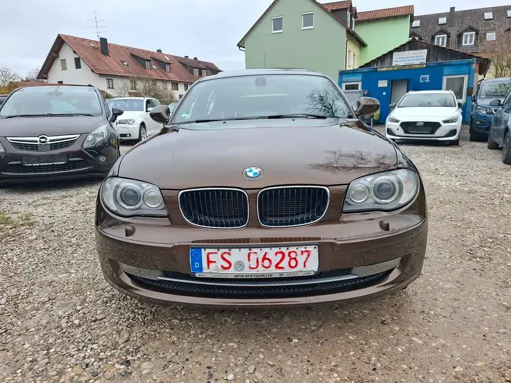 Gebraucht BMW 118 143 PS (105 kW) 2011 Braun Kleinwagen