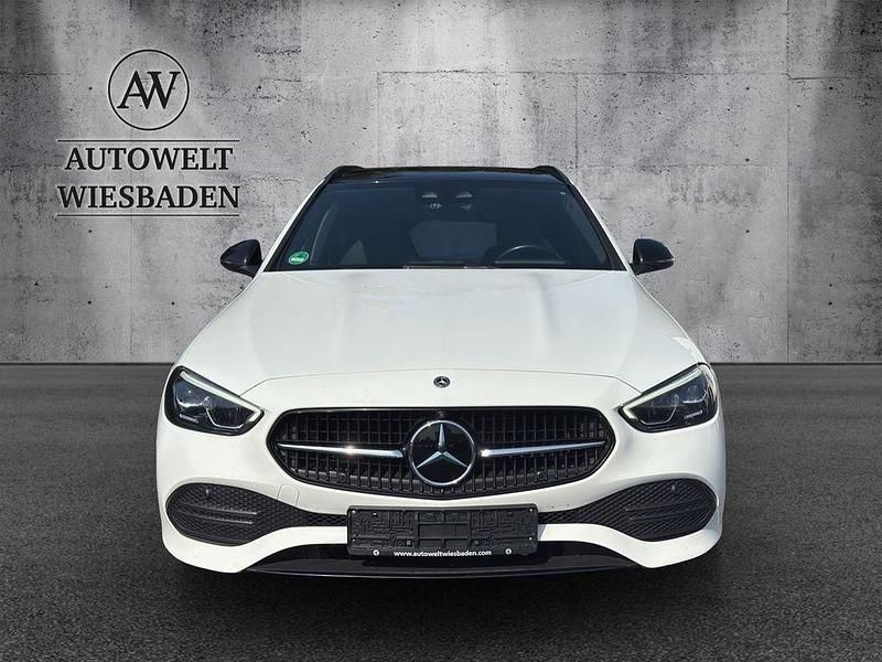 Gebraucht Mercedes C220 200 PS (147 kW) 2023 Weiß Limousine