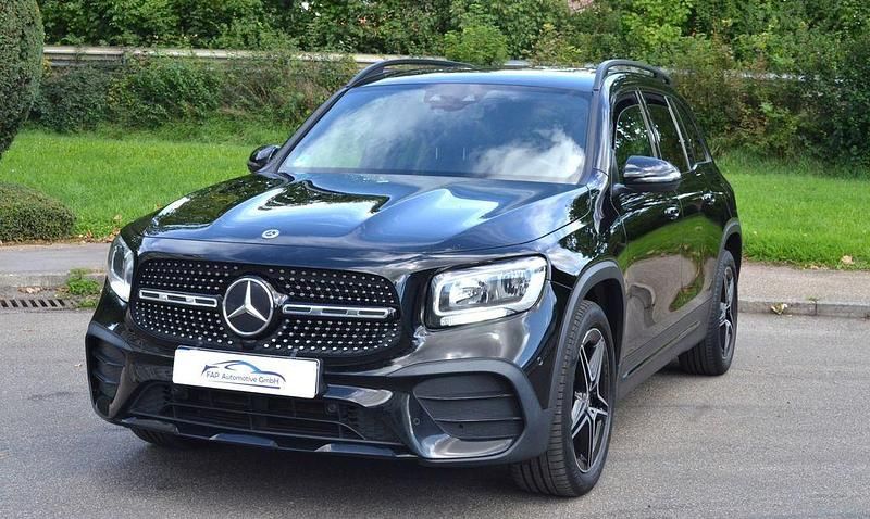 Schwarz Gebraucht 2022 Mercedes GLB220 AMG line SUV | 32.222 € (Etwas zu teuer) - Bild 1/4