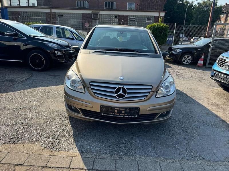 Gold Gebraucht 2007 Mercedes B200 Van / Kleinbus | 2.999 € (Fairer Preis) - Bild 1/4