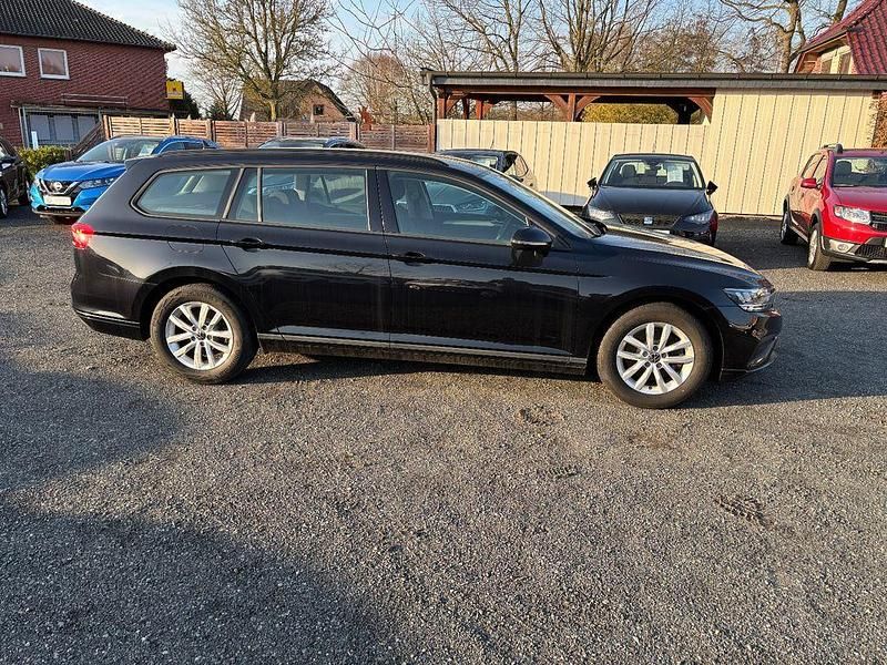 Gebraucht VW Passat 150 PS (110 kW) 2022 Schwarz Kombi
