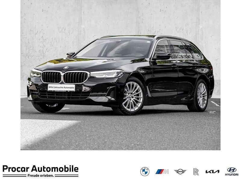 Schwarz Gebraucht 2022 BMW 520 Sport Line Kombi | 29.600 € (Superpreis) - Bild 1/4