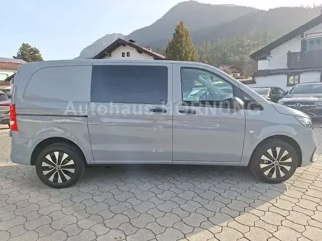 Gebraucht Mercedes Vito 190 PS (139 kW) 2026 Grau Van