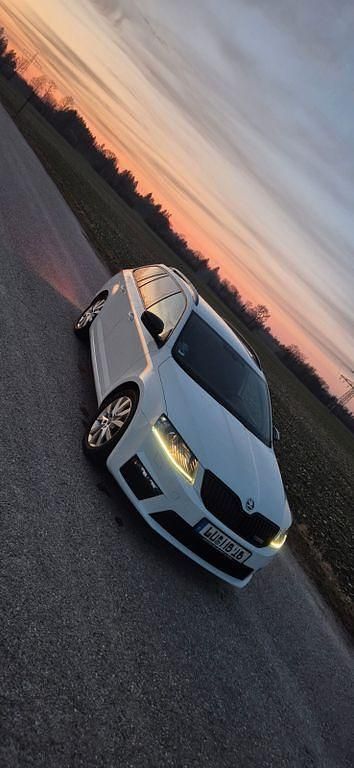 Gebraucht Skoda Octavia RS 184 PS (135 kW) 2016 Weiß Kleinwagen