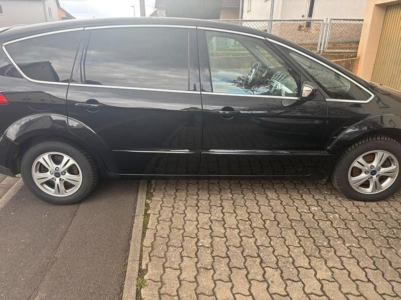 Gebraucht Ford S-MAX S 163 PS (119 kW) 2013 Schwarz Van / Kleinbus