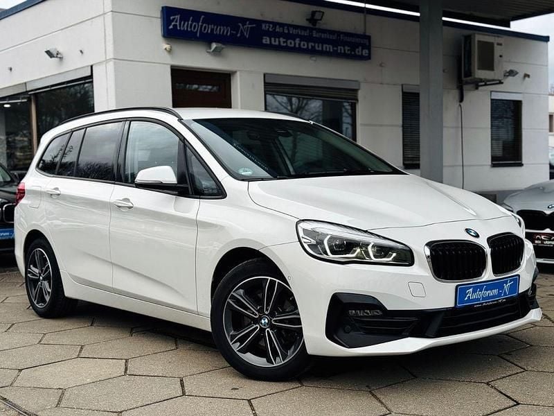 Gebraucht BMW 220 Gran Tourer Sport Line 192 PS (141 kW) 2023 Weiß Van / Kleinbus
