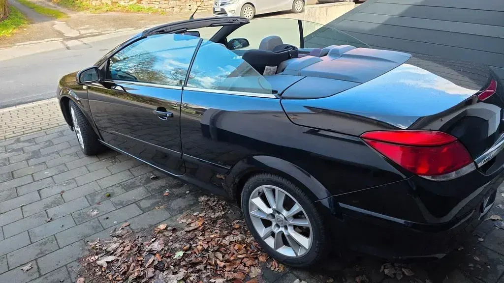 Gebraucht Opel Astra 140 PS (102 kW) 2007 Schwarz Cabrio