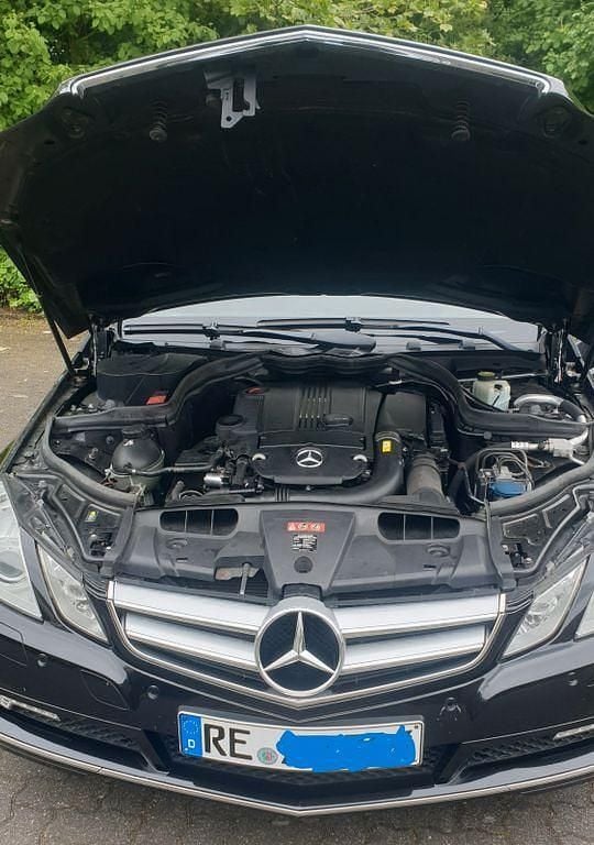 Gebraucht Mercedes E250 204 PS (150 kW) 2010 Schwarz Cabrio
