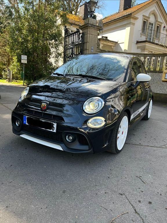 Gebraucht Abarth 695 Esseesse 179 PS (131 kW) 2022 Schwarz Kleinwagen