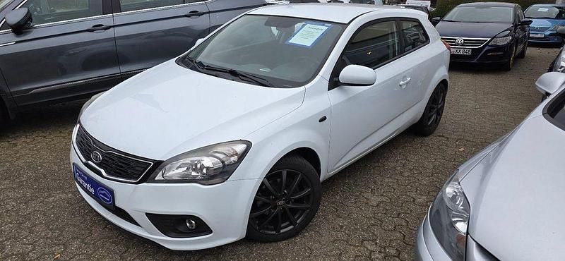 Gebraucht Kia ProCeed Edition 7 116 PS (85 kW) 2012 Weiß Kleinwagen