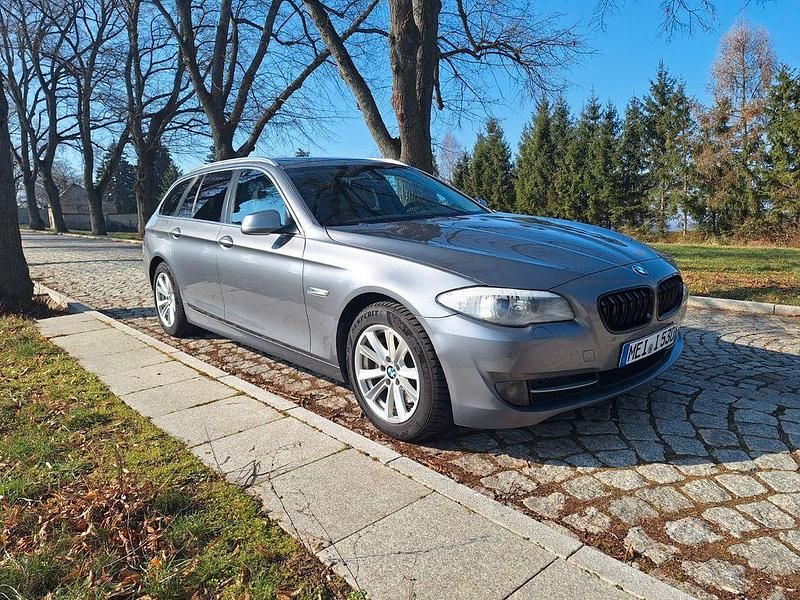 Gebraucht BMW 530 272 PS (200 kW) 2011 Silber Kombi