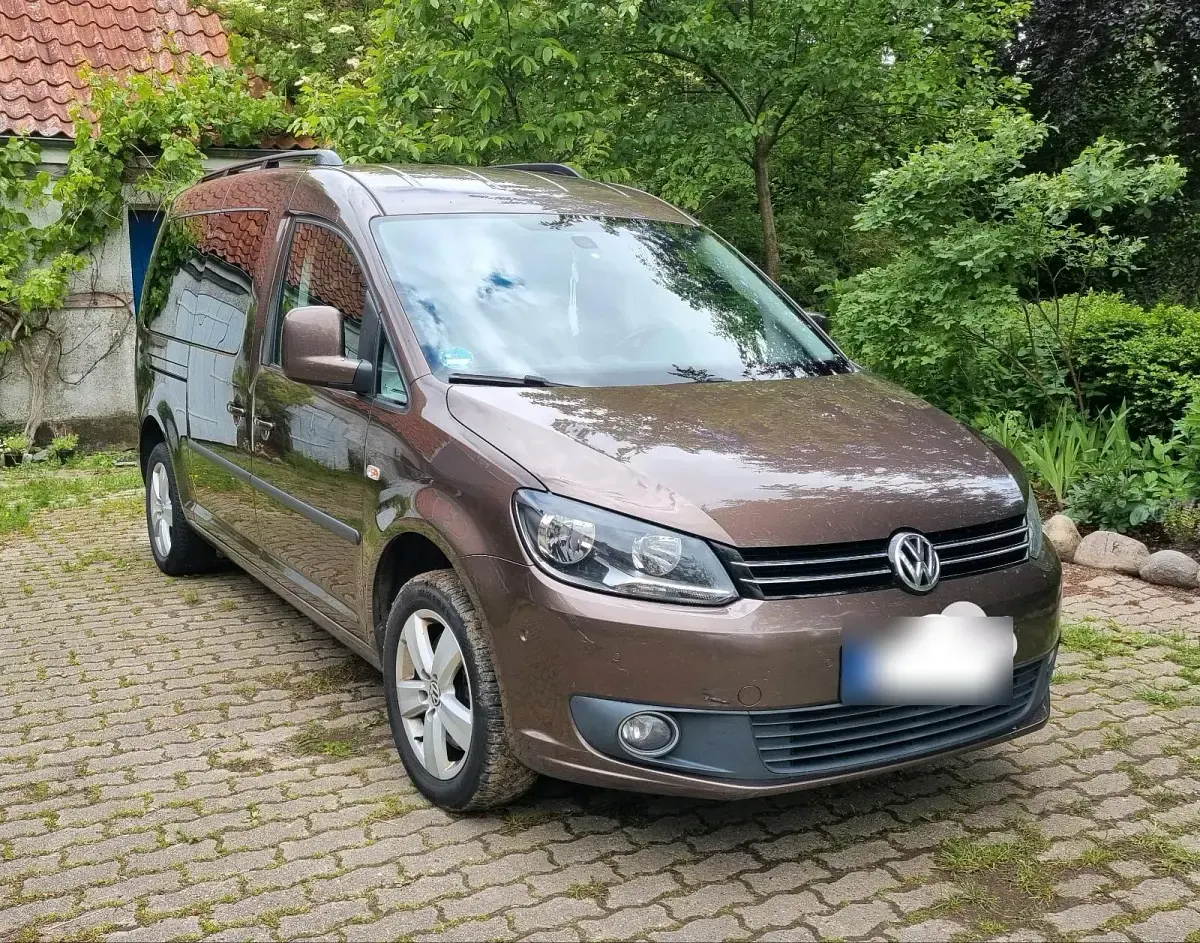 Gebraucht VW Caddy Maxi 103 PS (75 kW) 2013 Braun Van / Kleinbus