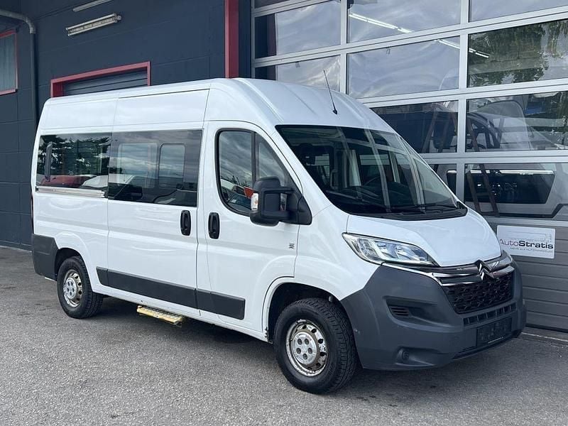 Weiß Gebraucht 2017 Citroën Jumper Live Van / Kleinbus | 23.798 € - Bild 1/4