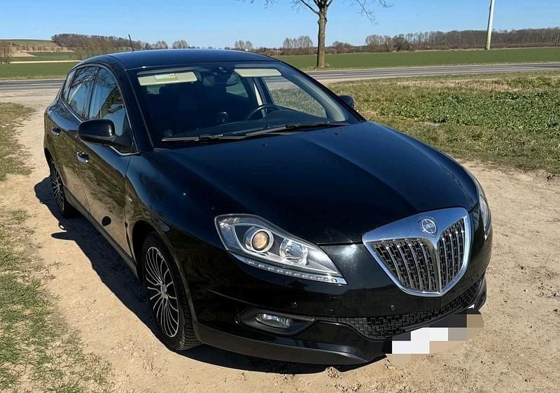 Gebraucht Lancia Delta 200 PS (147 kW) 2011 Schwarz Kleinwagen
