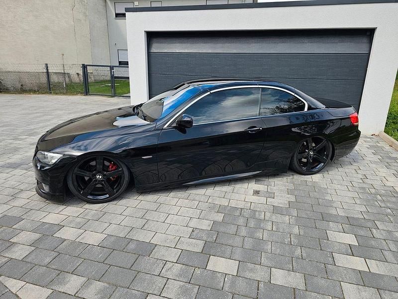 Schwarz Gebraucht 2010 BMW 320 Cabriolet M Sport Cabrio | 14.500 € (Etwas zu teuer) - Bild 1/4