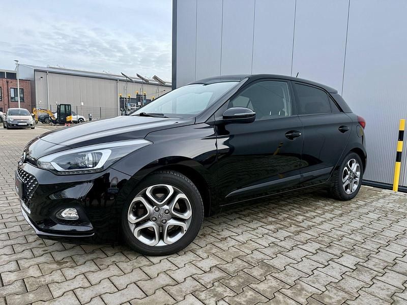 Schwarz Gebraucht 2019 Hyundai i20 Style Kleinwagen | 11.290 € (Fairer Preis) - Bild 1/4