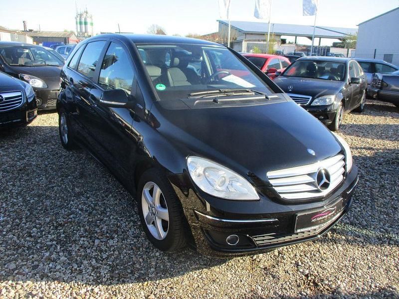 Gebraucht Mercedes B180 116 PS (85 kW) 2010 Schwarz Van / Kleinbus