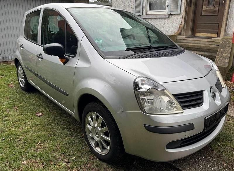 Usata Renault Modus 74 CV (54 kW) 2007 Argento Monovolume