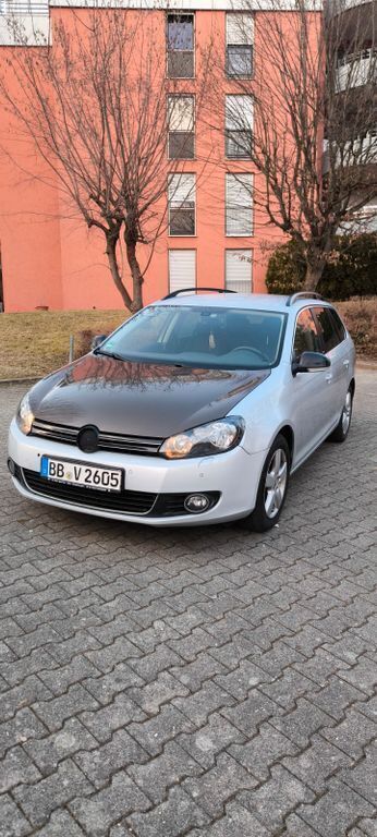 Silber Gebraucht 2011 VW Golf VI Style Kombi | 3.950 € - Bild 1/4