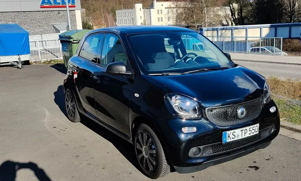Używany Smart ForFour 71 KM (52 kW) 2018 Czarny Hatchback