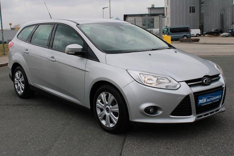 Gebraucht Ford Focus SYNC Edition 101 PS (74 kW) 2014 Silber Limousine