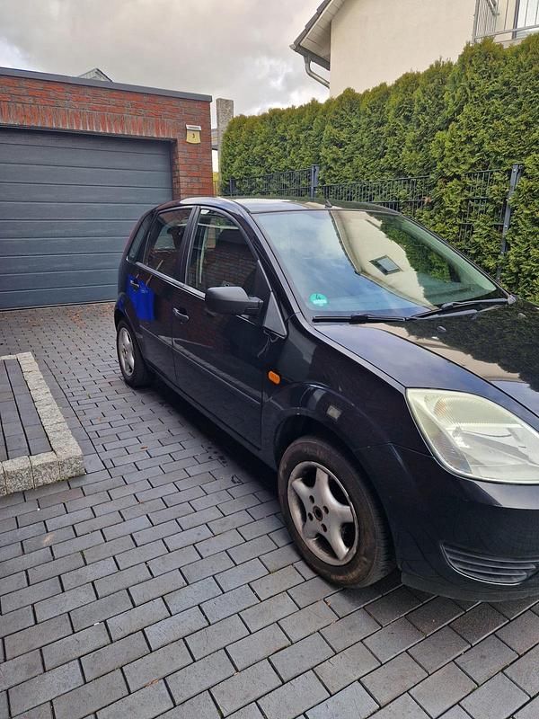 Gebraucht Ford Fiesta 60 PS (44 kW) 2005 Schwarz Kleinwagen