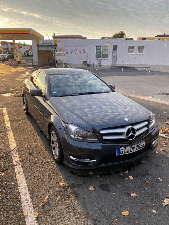 Grau Gebraucht 2013 Mercedes C220 AMG Coupé | 10.500 € (Fairer Preis) - Bild 1/4