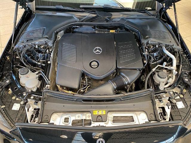 Gebraucht Mercedes C200 Avantgarde 204 PS (150 kW) 2024 Schwarz Limousine