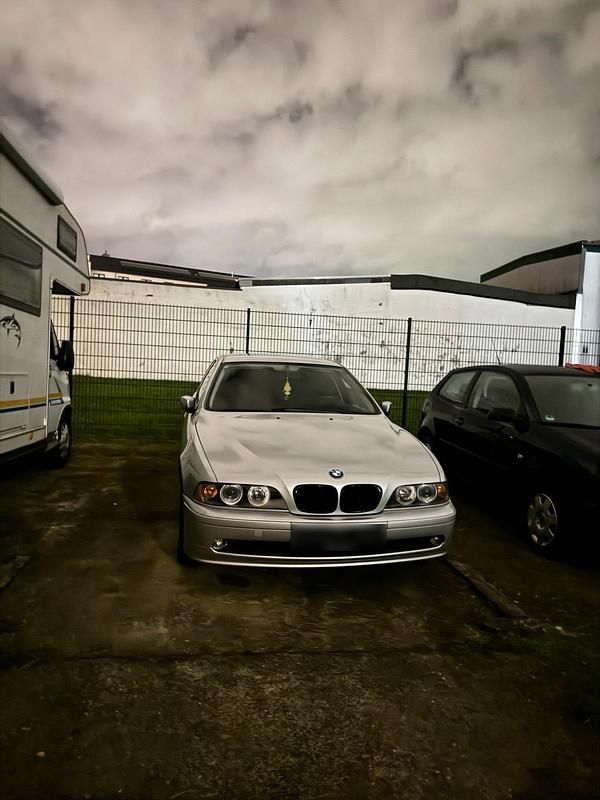 Gebraucht BMW 520 170 PS (125 kW) 2001 Andere farben Limousine