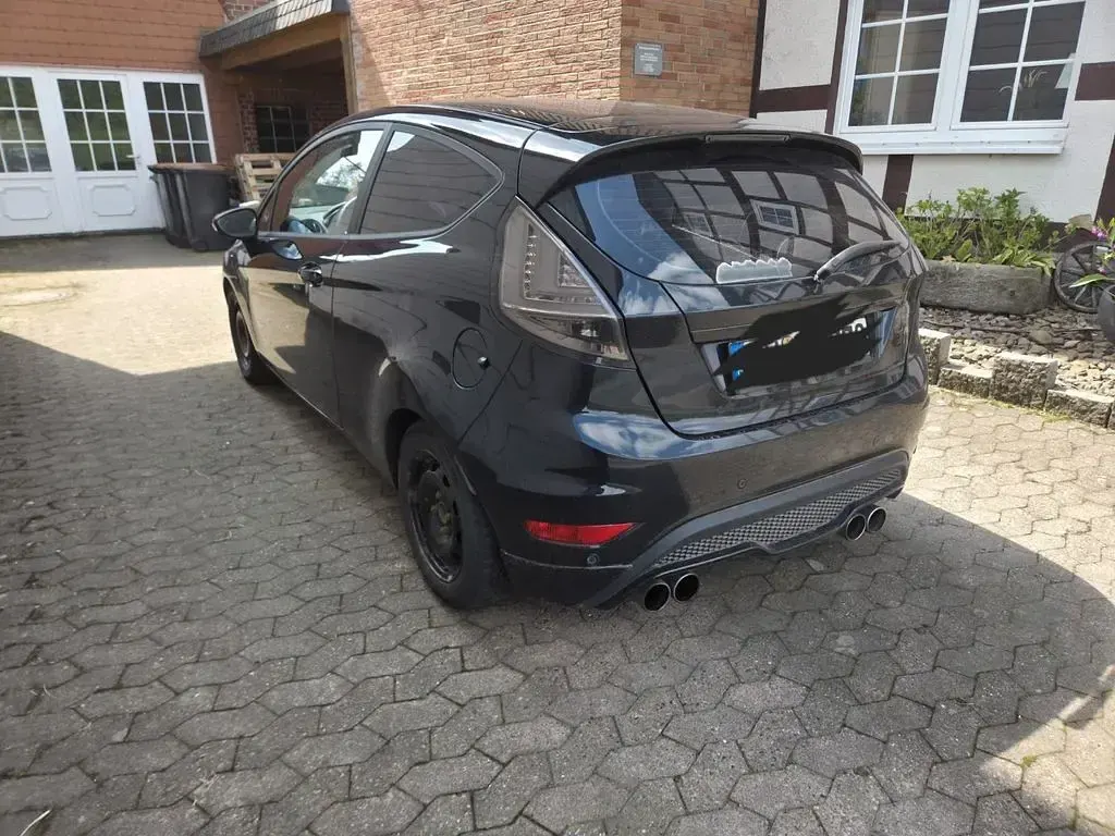 Gebraucht Ford Fiesta Trend 60 PS (44 kW) 2011 Schwarz Limousine