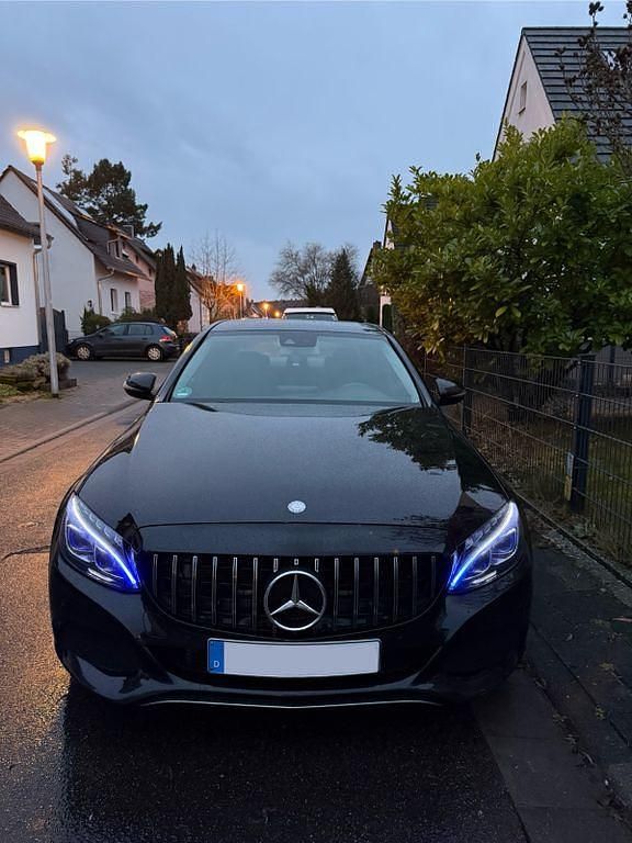 Gebraucht Mercedes C220 170 PS (125 kW) 2016 Schwarz Limousine