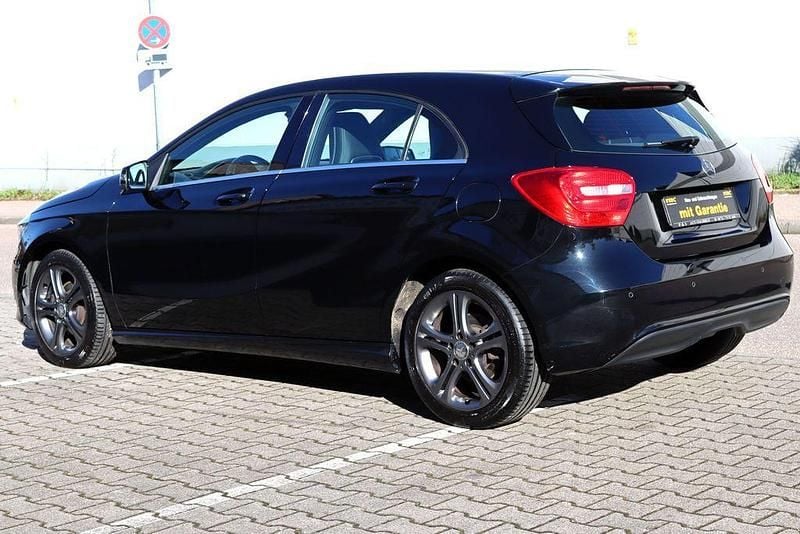Gebraucht Mercedes A200 Style 156 PS (114 kW) 2015 Schwarz Limousine