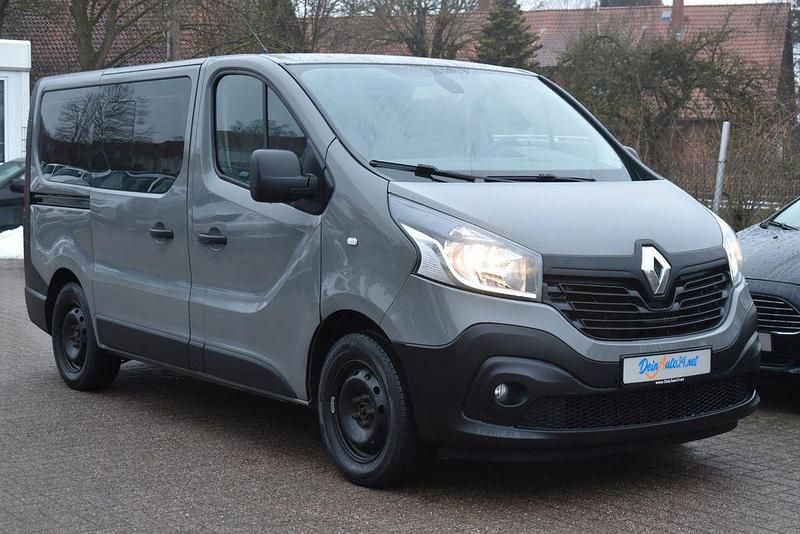 Gebraucht Renault Trafic Expression 145 PS (106 kW) 2018 Grau Van / Kleinbus